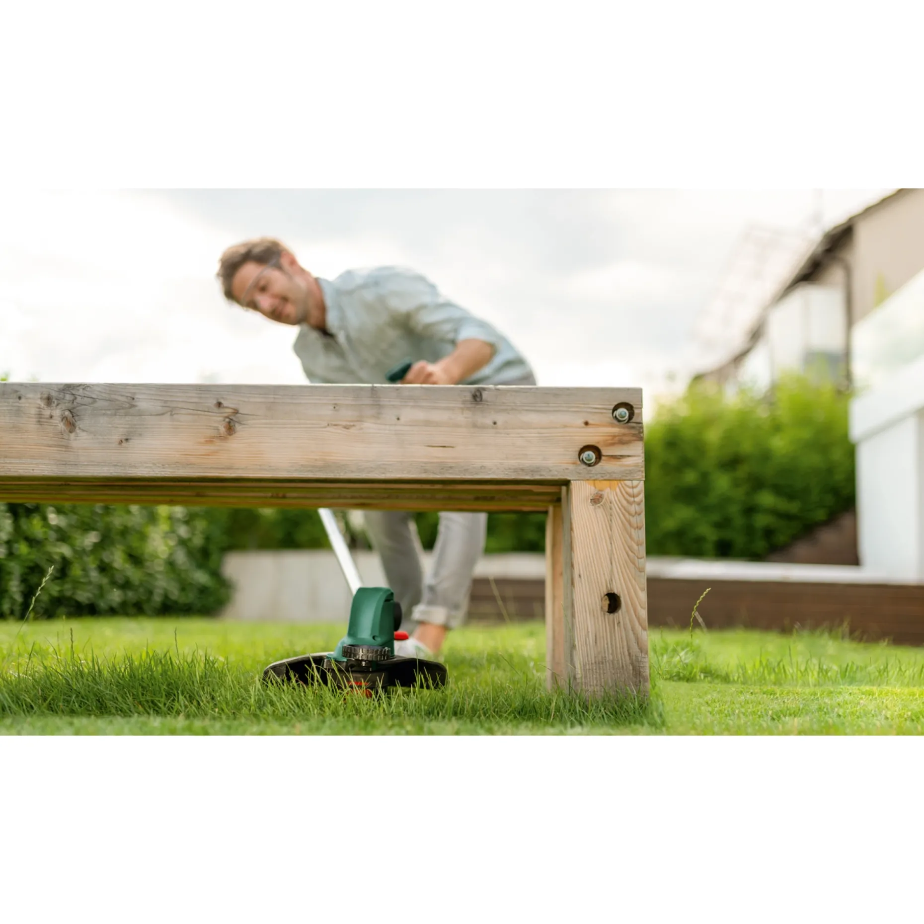 BOSCH UNIVERSALGRASSCUT 18V-26 GRÆSTRIMMER 26 CM 18,0 V UDEN BATTERI OG LADER