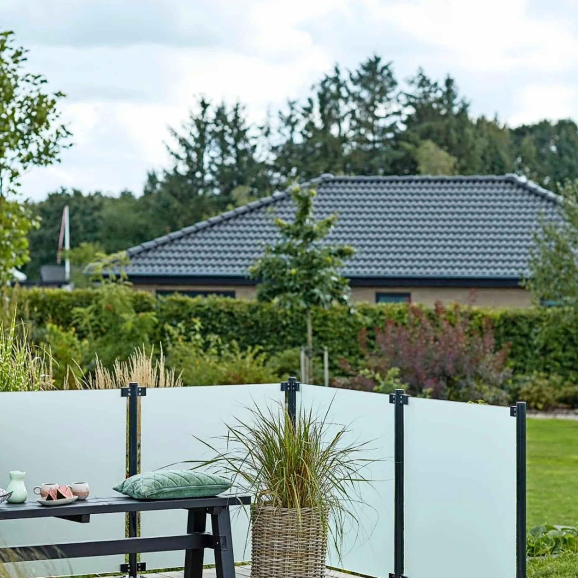 PLUS STÅLSTOLPE VARMGALVANISERET OG PULVERLAKERET GRÅSORT 4.24 X 4.24 X 96 CM
