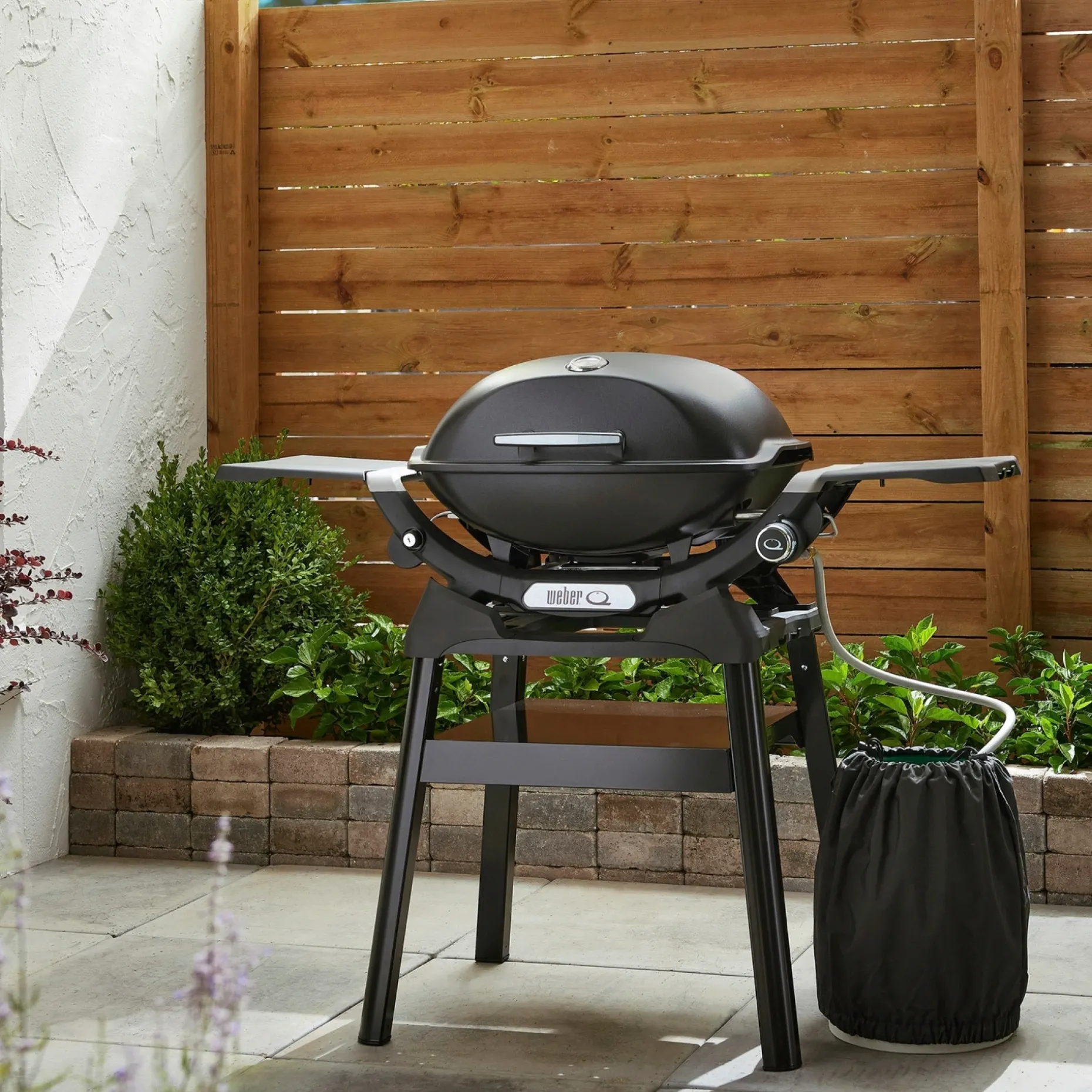 WEBER Q 2200N M/STAND GASGRILL SORT